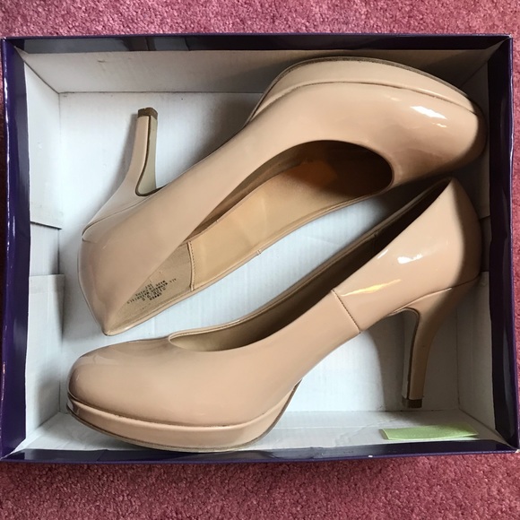 Nude Pumps - Picture 5 of 5